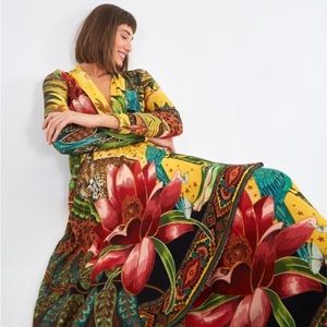 NWT Farm Rio Tropical Dreams v-neck maxi dress in Large.